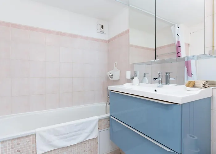 Le Calmette By Apirent #central #lumineux #calme #wifi * Cannes