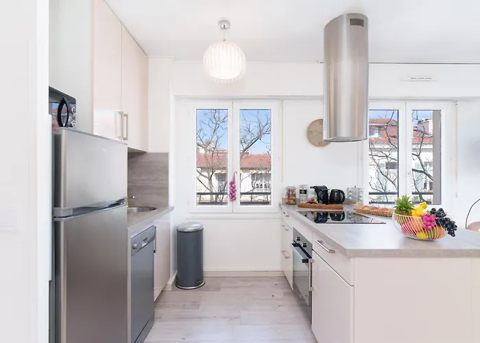 Le Calmette By Apirent #central #lumineux #calme #wifi