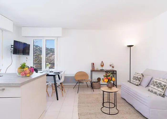 Le Calmette By Apirent #central #lumineux #calme #wifi